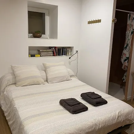 Homestay szállás Dependance Dans Un Jardin De Centre Lacambradeljardin